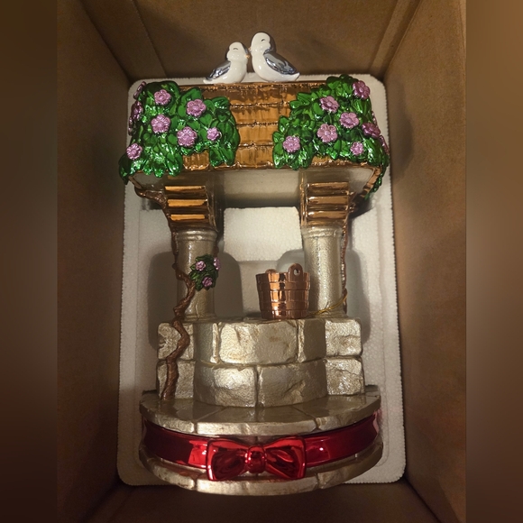 Bath & Body Works DISNEY PRINCESS 2 Snow White Wishing Well Candle Holder - Picture 2 of 10